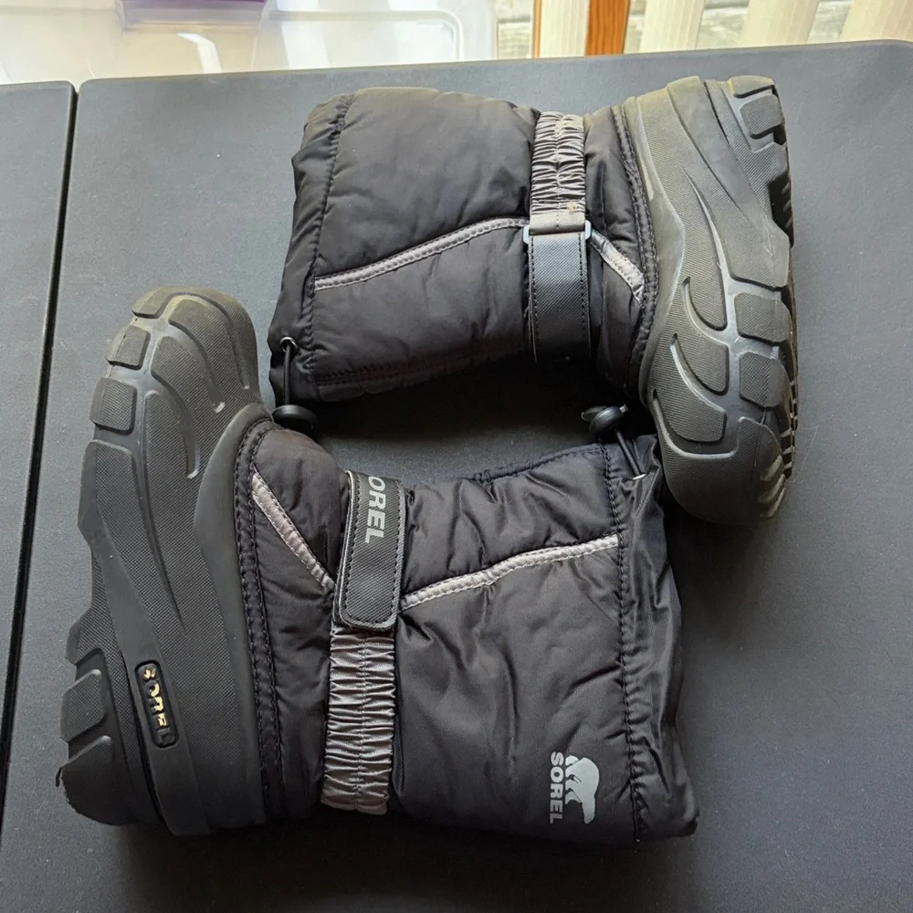 Sorel Flurry Black Winter Boots Size 2 (Unisex)